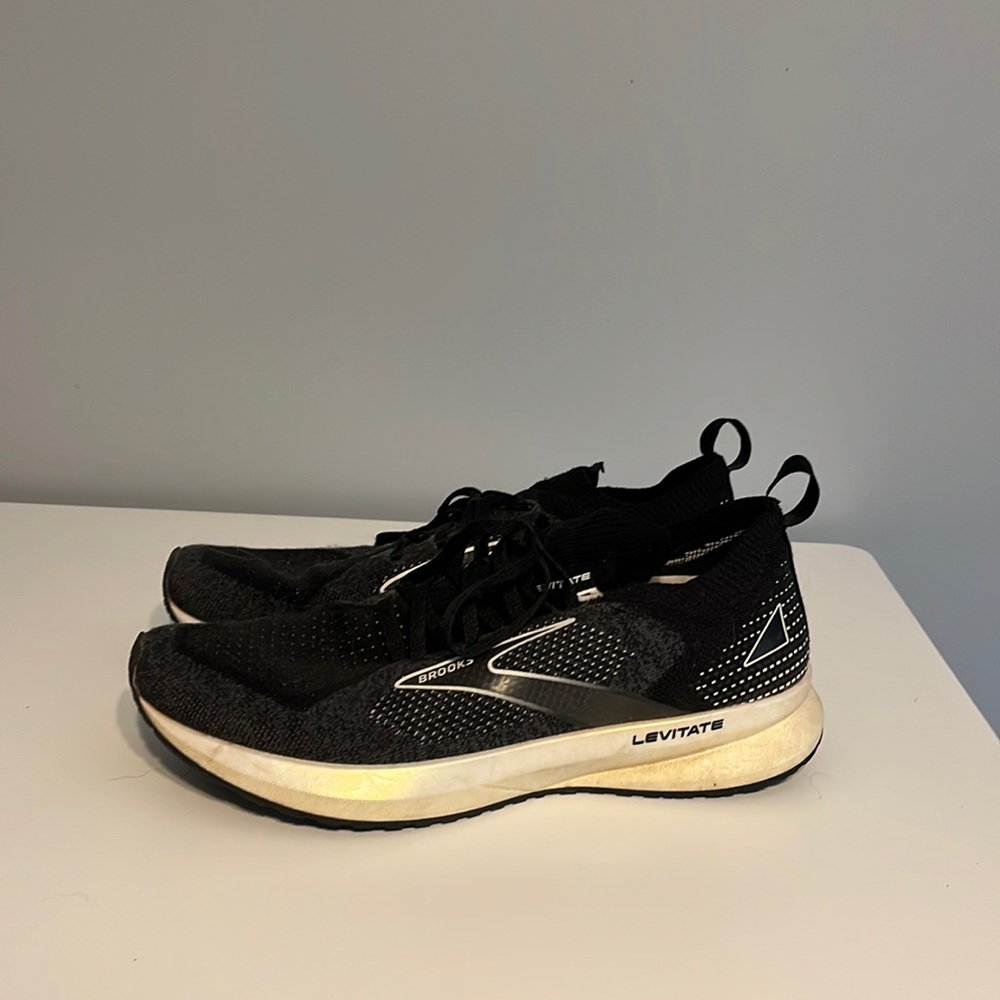 BROOKES Levitate StealthFit 5 (Women’s Size 10)